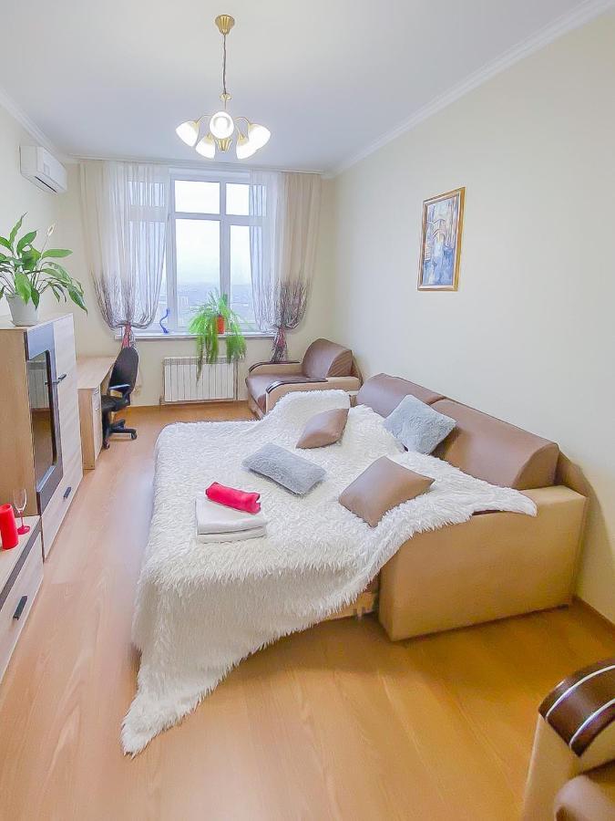 Rent Kiev Apartment 2 min metro Chernihivska Exteriör bild